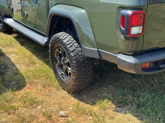 Used 2022 Green Jeep Sport image 20