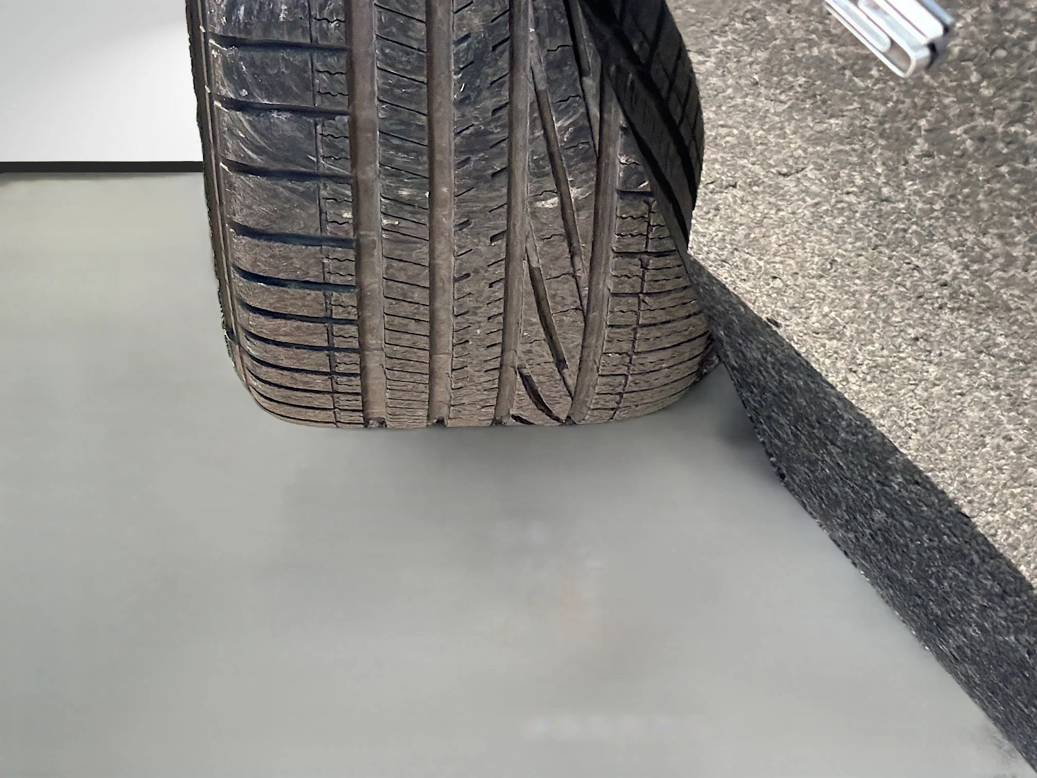 Used 2023 Pitch Black Clearcoat Dodge R/T image 40