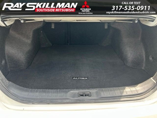 Used 2025 White Nissan 2.5 SV image 15
