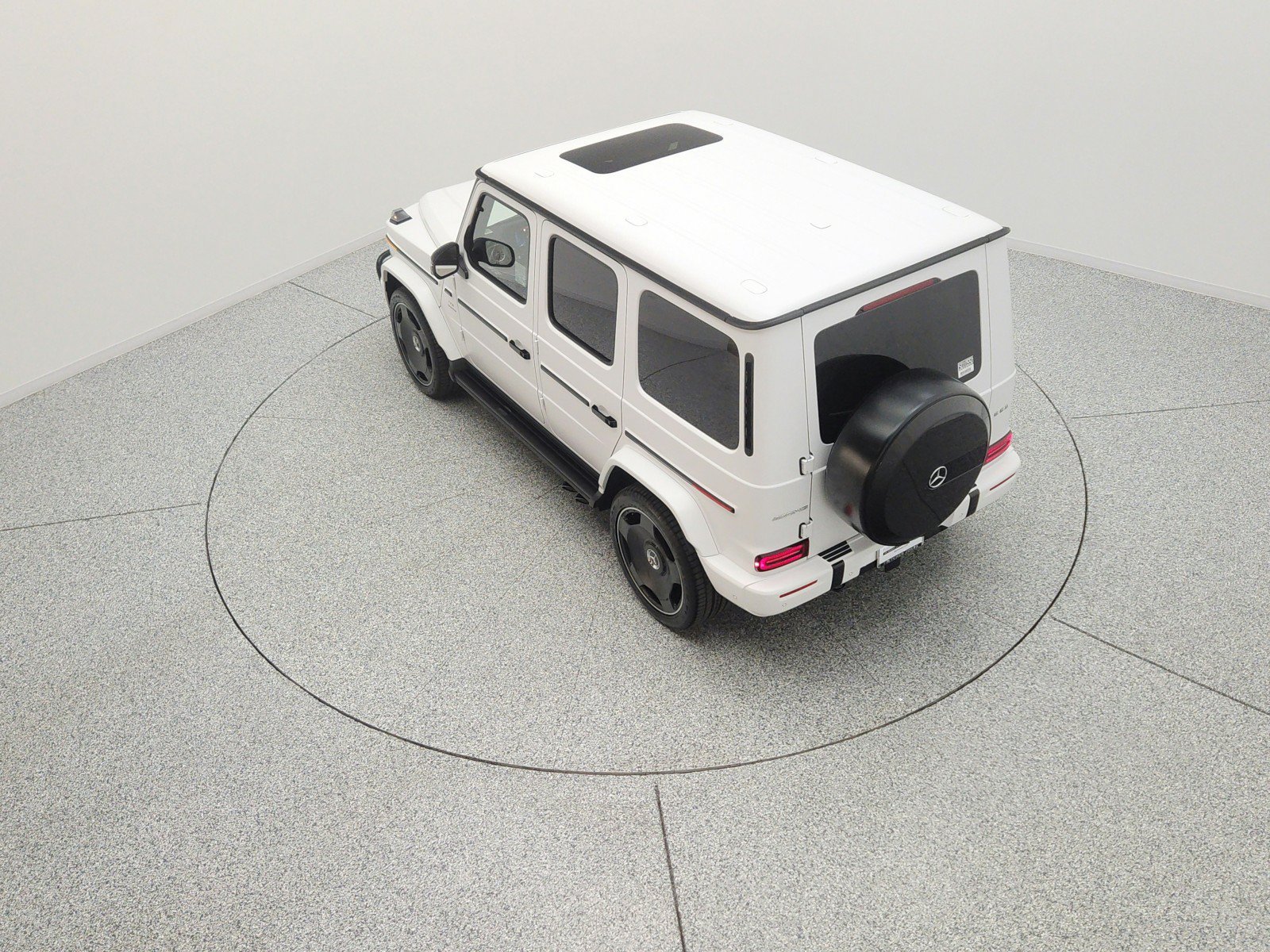 New 2026 MANUFAKTUR Moonlight White Magno Mercedes-Benz AMG® G 63 SUV image 38