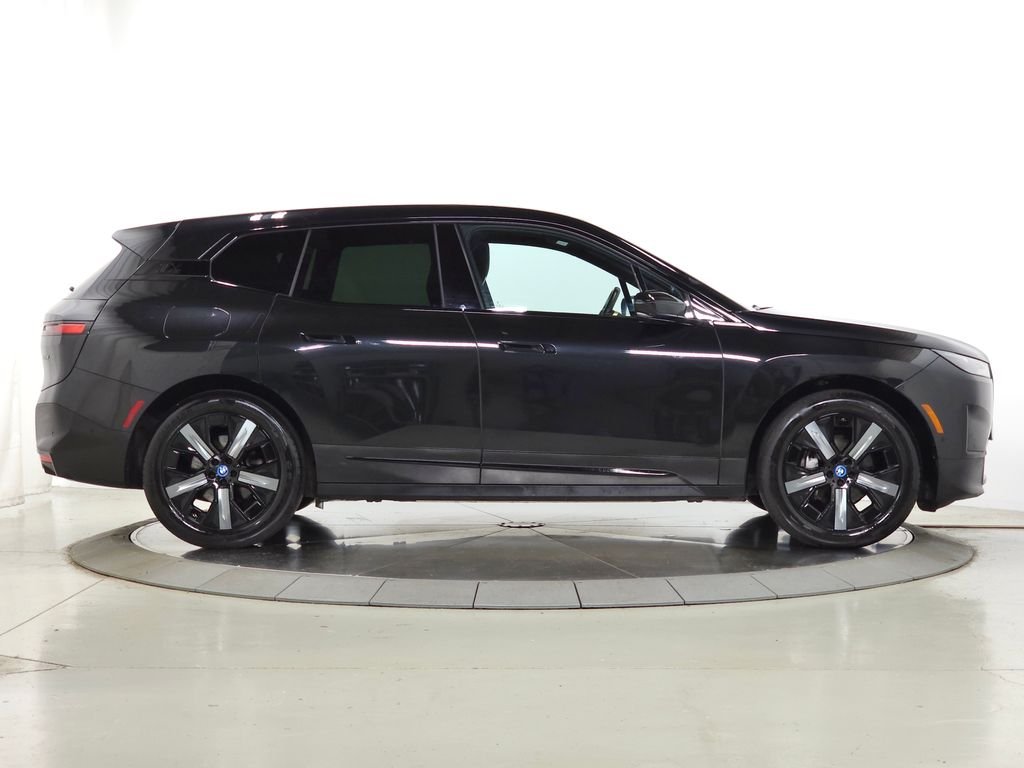 Used 2024 Black Sapphire Metallic BMW xDrive50 image 12
