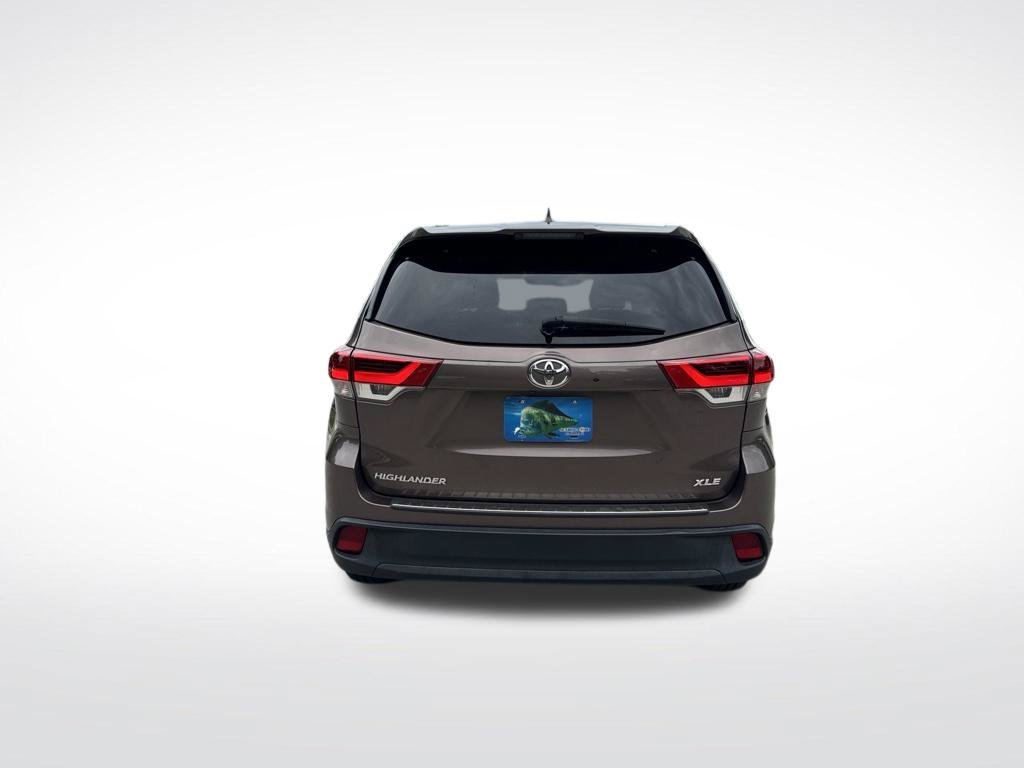 Used 2019 Brown Toyota XLE image 7
