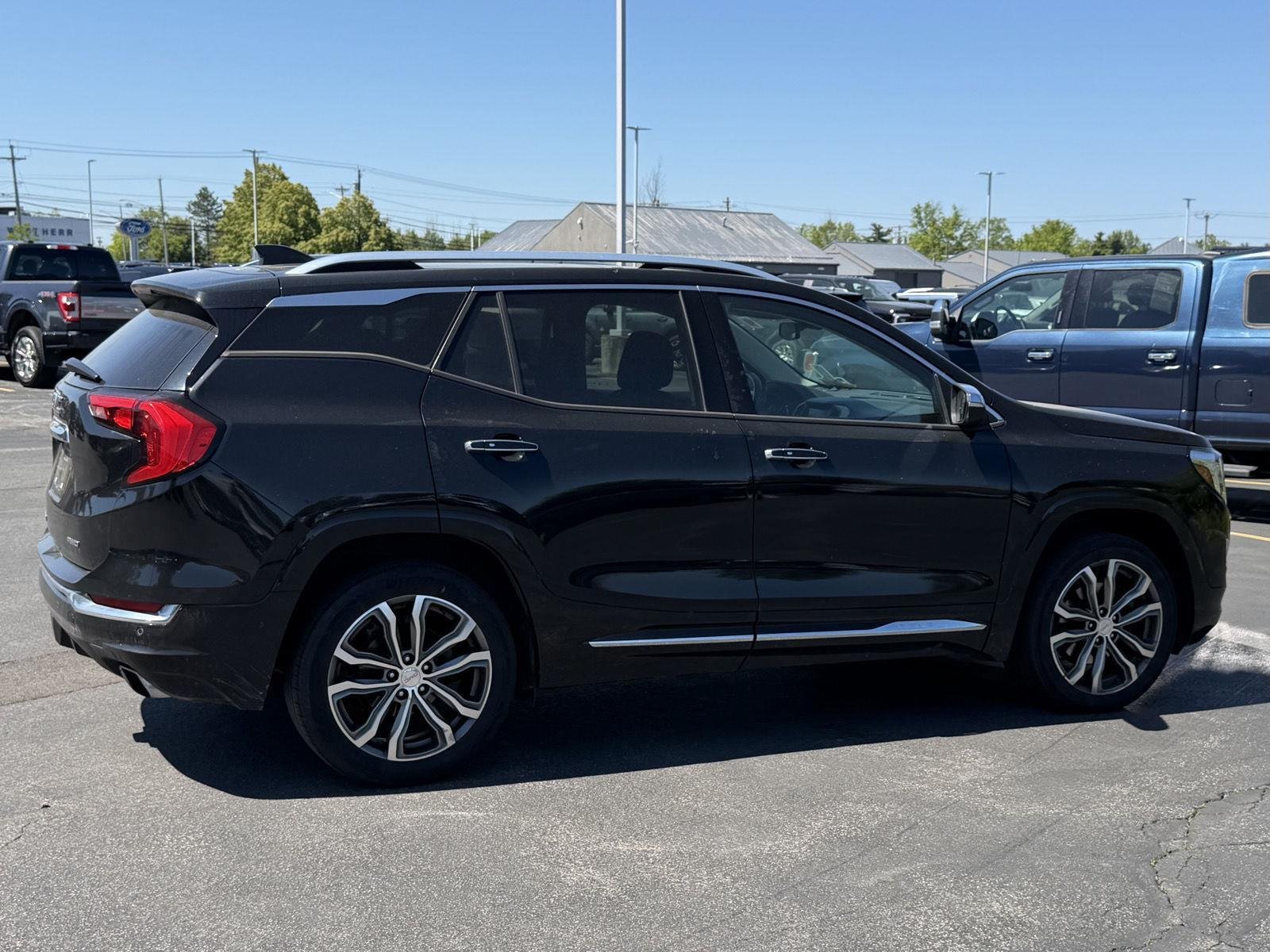 Used 2019 Ebony Twilight Metallic GMC Denali image 4