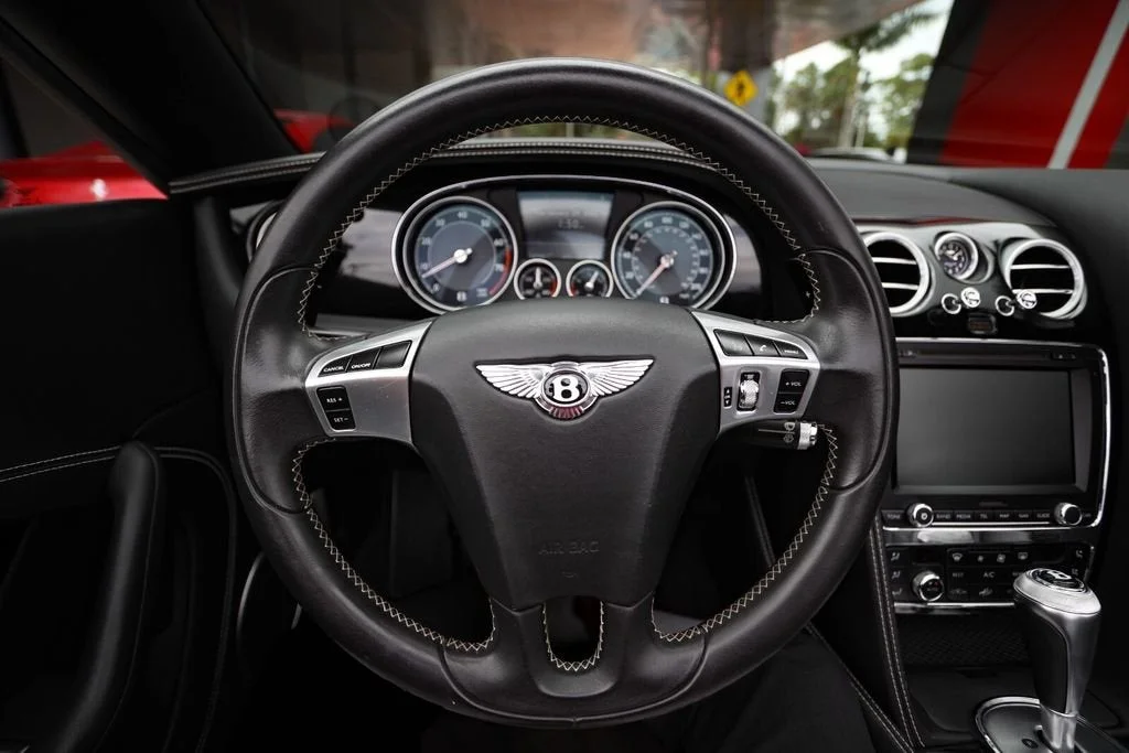 Used 2014 Glacier White Bentley Speed image 25