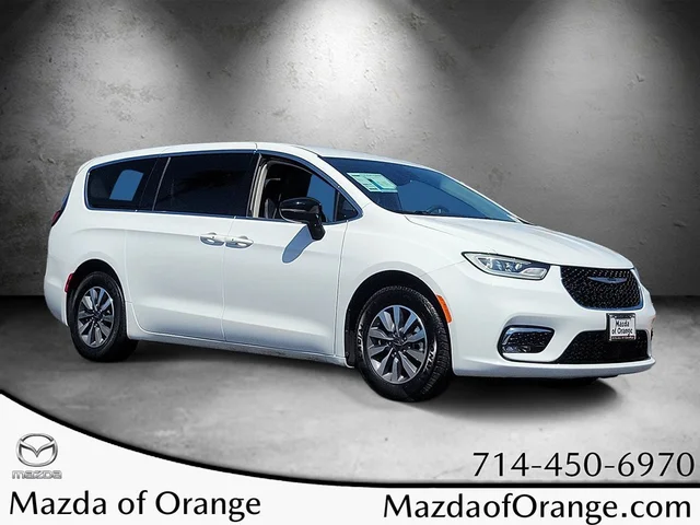 2024 Chrysler Pacifica Hybrid Select