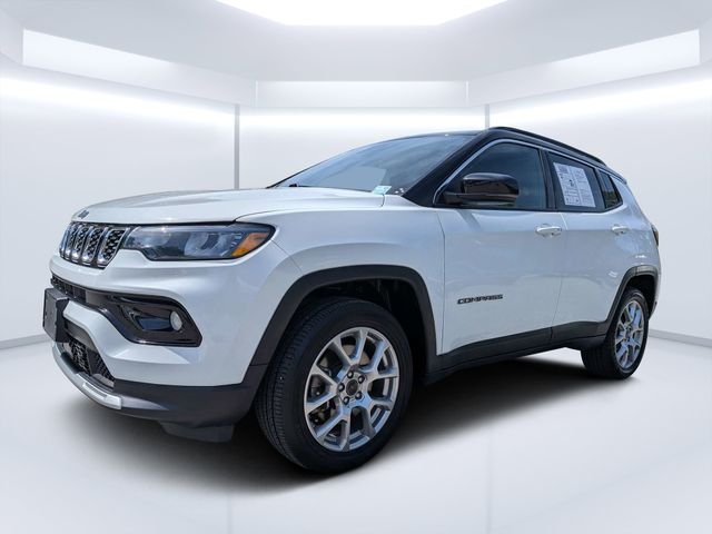 Used 2025 White Jeep Limited image 6