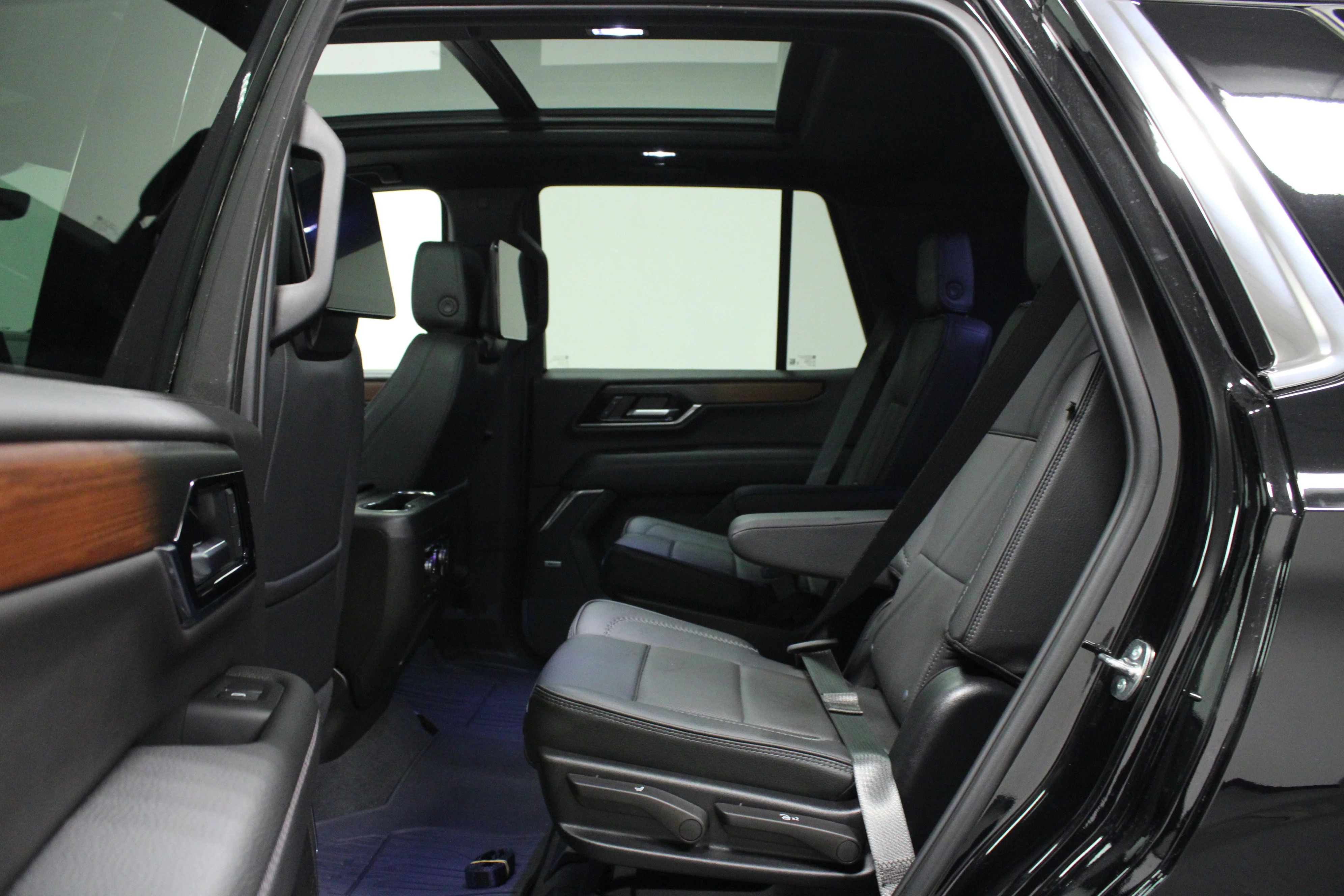 Used 2025 Onyx Black GMC Denali image 14
