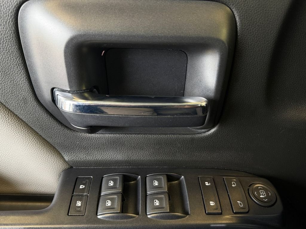 Used 2018 Black GMC SLE image 28