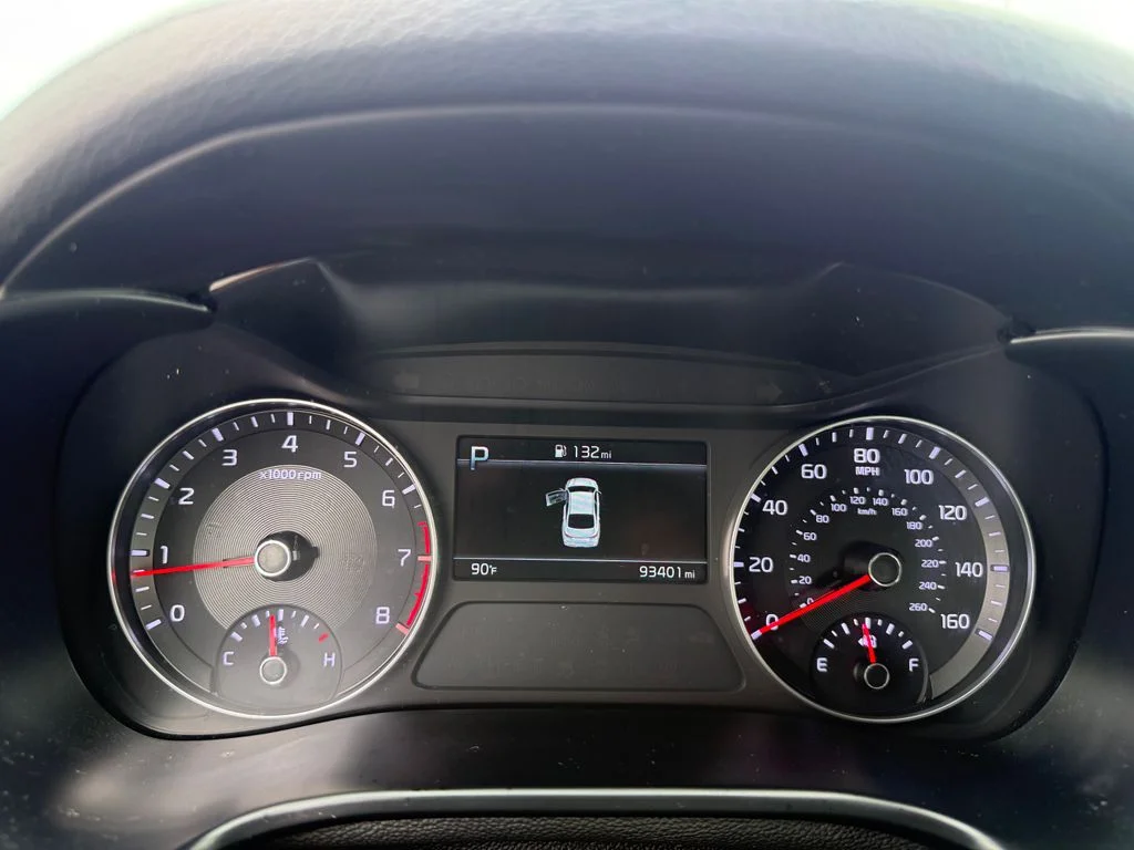 Used 2023 Gray Kia LXS image 15