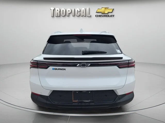 New 2026 Summit White Chevrolet LT image 4