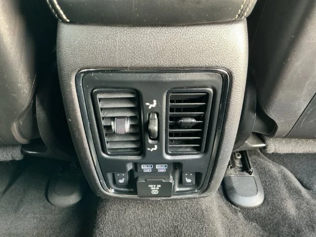 Used 2015 White Jeep Limited image 27