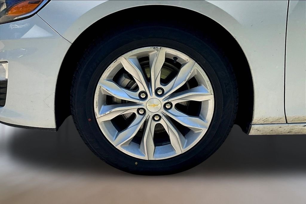Used 2025 Summit White Chevrolet LT image 29