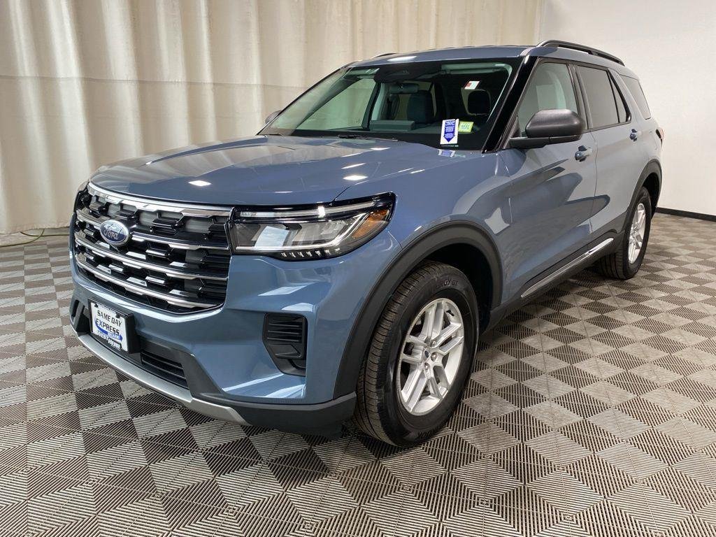 Used 2025 Vapor Blue Ford Active image 5