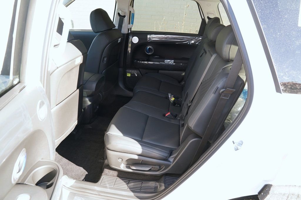 New 2026 Creamy White Pearl Hyundai SEL Premium image 49