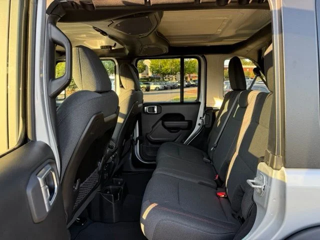 Used 2024 Silver Jeep Rubicon image 28