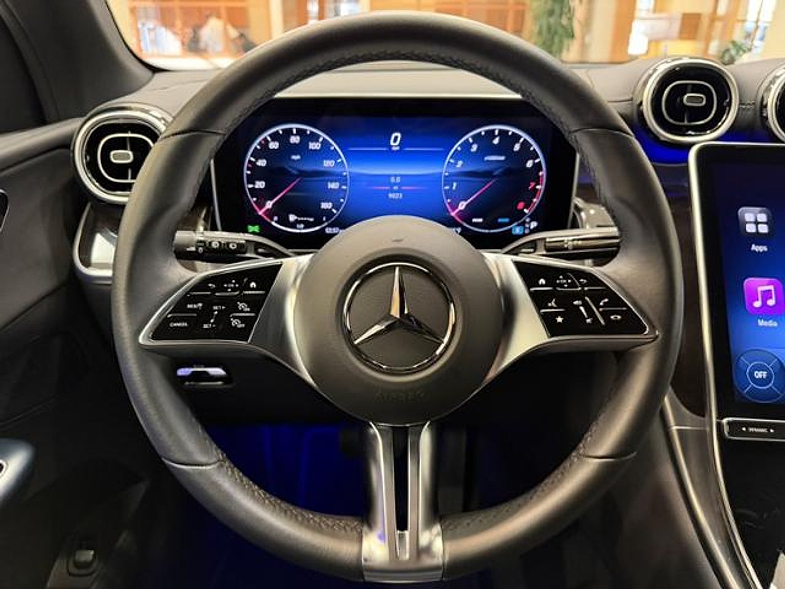 Certified Used 2025 Polar White Mercedes-Benz SUV image 13