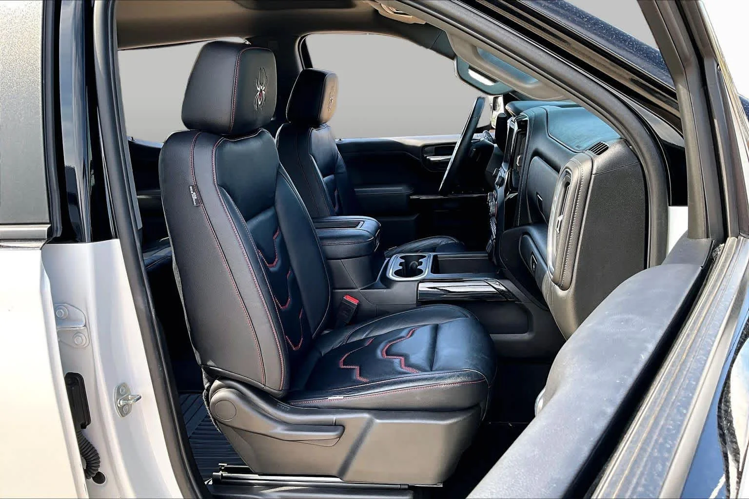 Used 2022 Summit White Chevrolet RST image 7