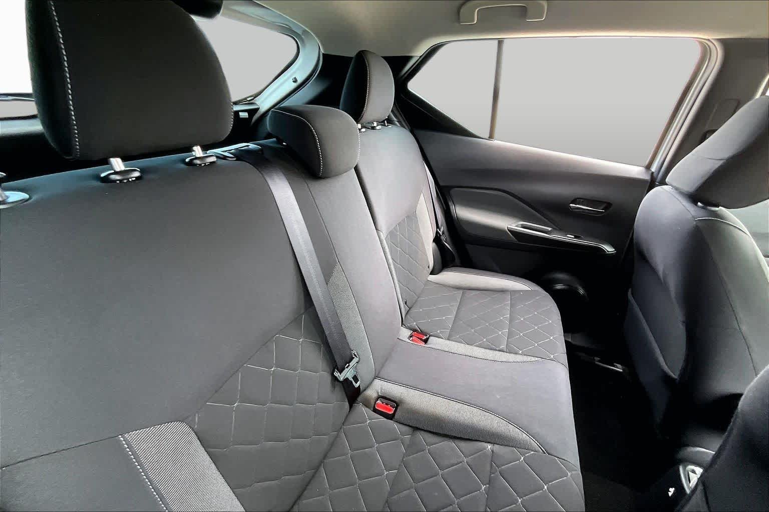 Used 2019 ASPEN WHITE TRI Nissan SV image 18