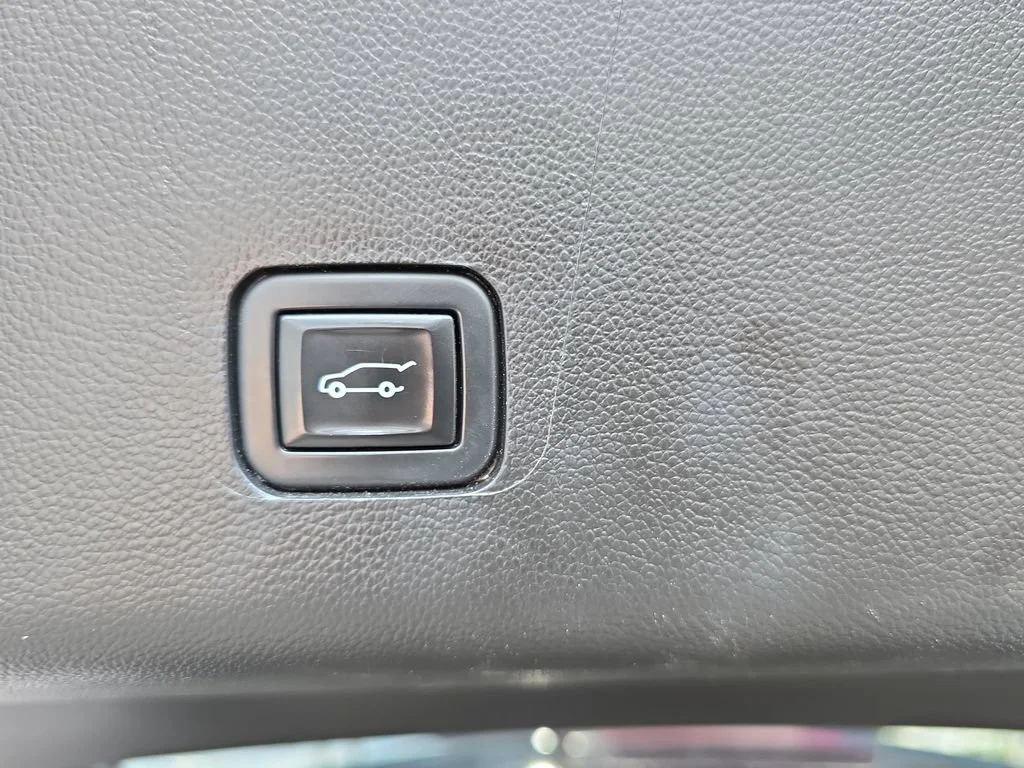 Certified Used 2021 MOSAIC BLACK METALLIC Chevrolet Premier image 14