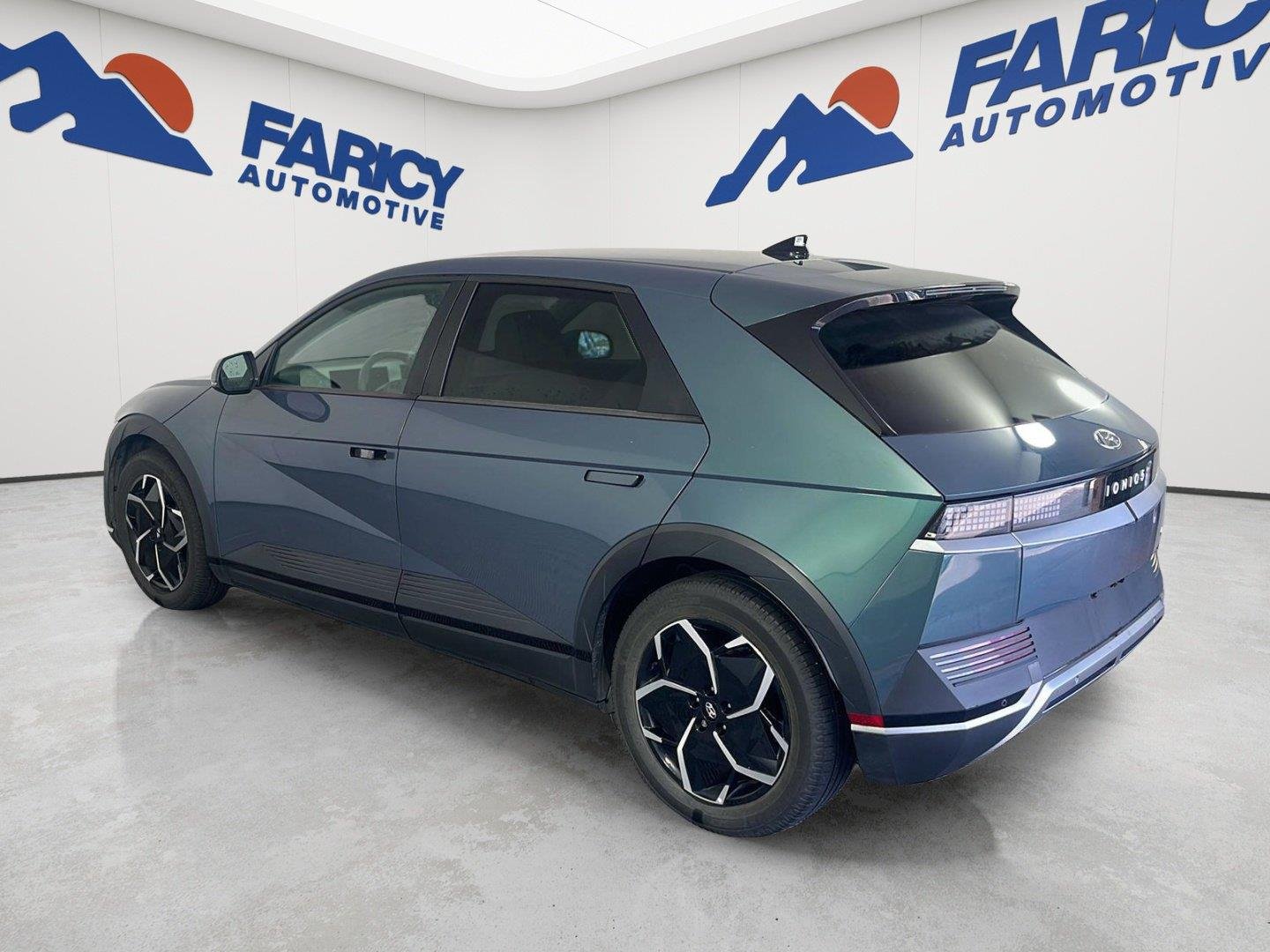 Used 2023 Digital Teal Hyundai SEL image 19