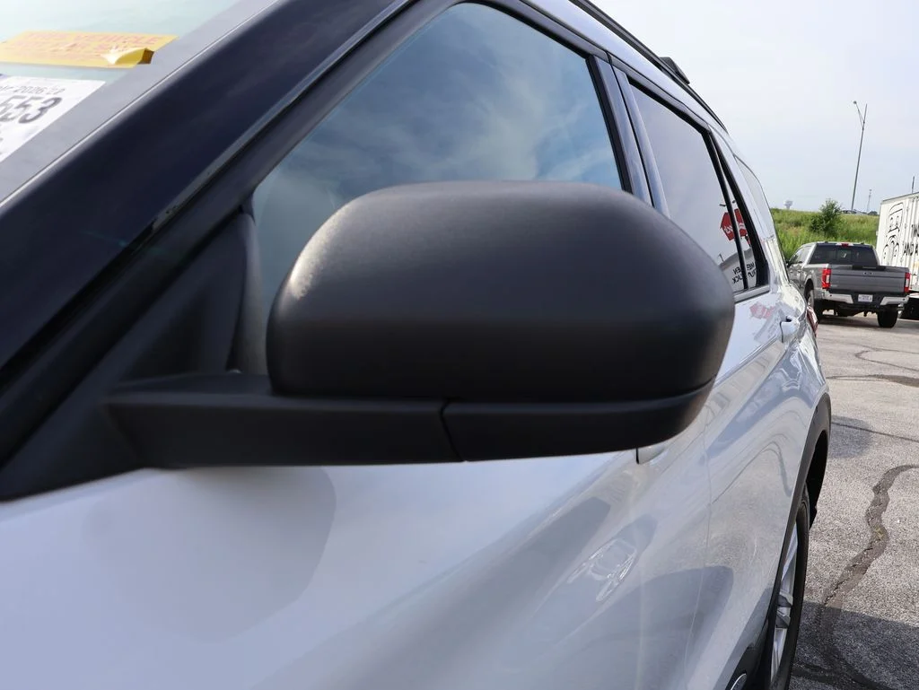Used 2023 White Metallic Ford XLT image 11