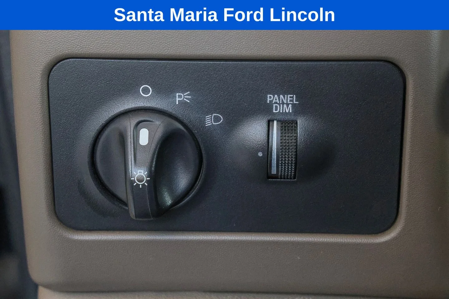 Used 2000 Black Ford Lariat image 25