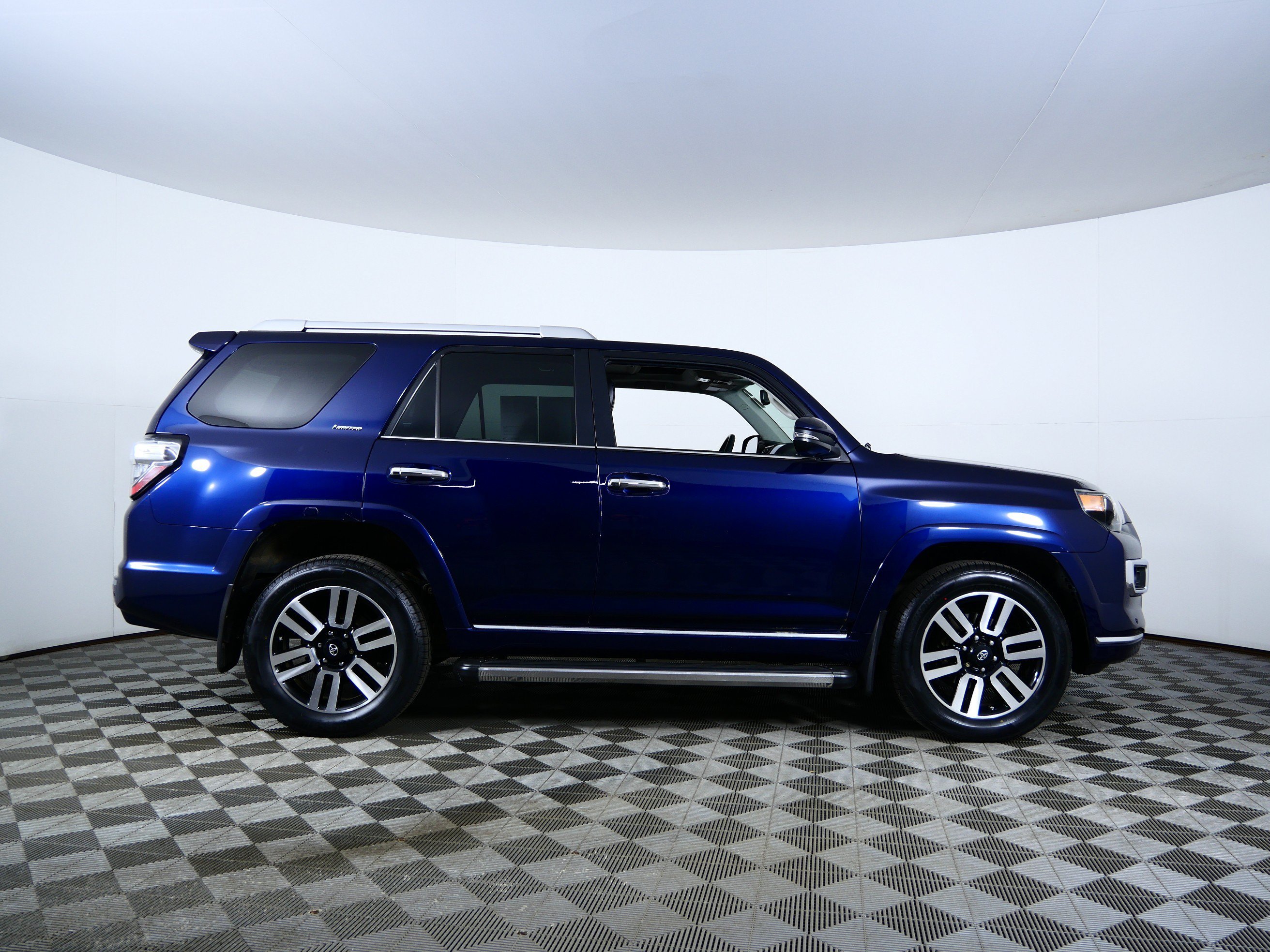 Used 2015 Nautical Blue Pearl Toyota Limited image 8