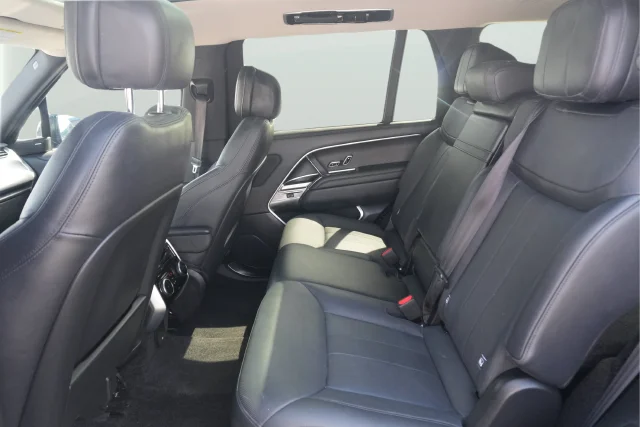 Used 2023 Gray Land Rover SE image 16