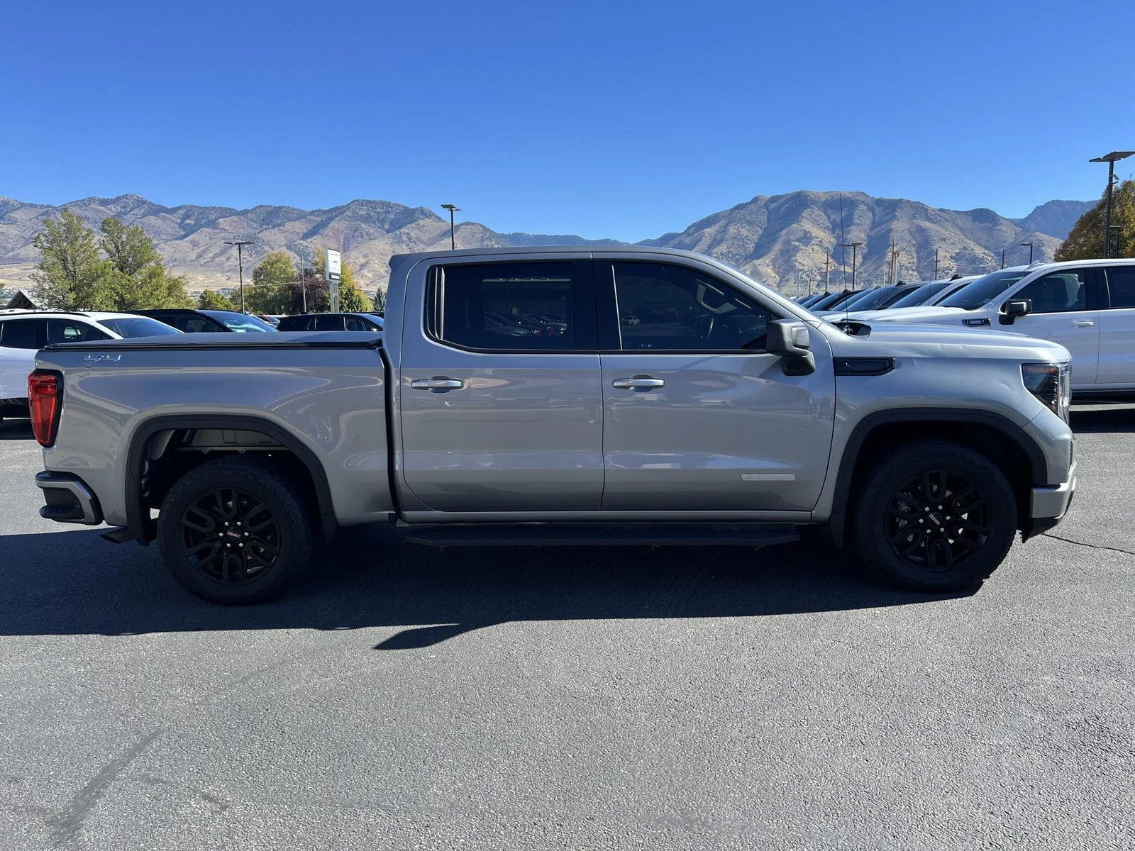 2024 GMC Sierra 1500 Elevation - Photo 13