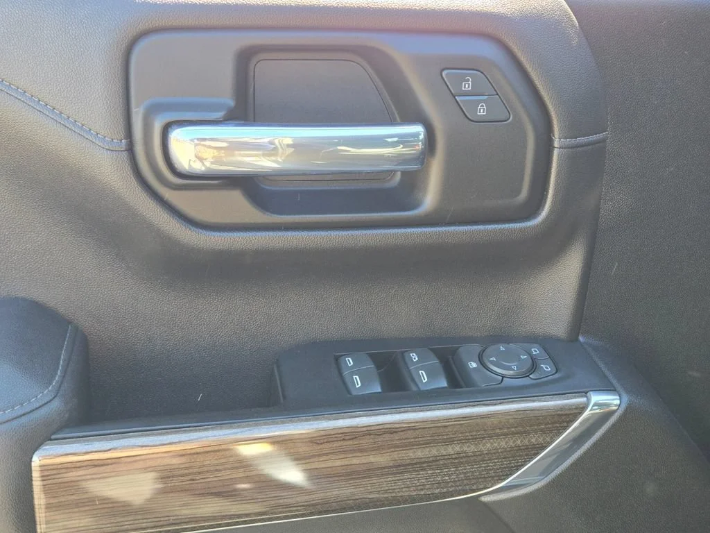 Used 2022 SHADOW GRAY METALLIC Chevrolet LT Trail Boss image 17