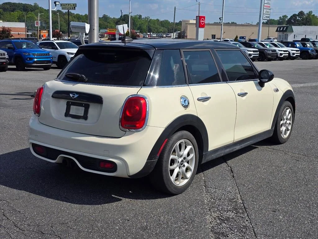 Used 2016 White MINI Base image 10