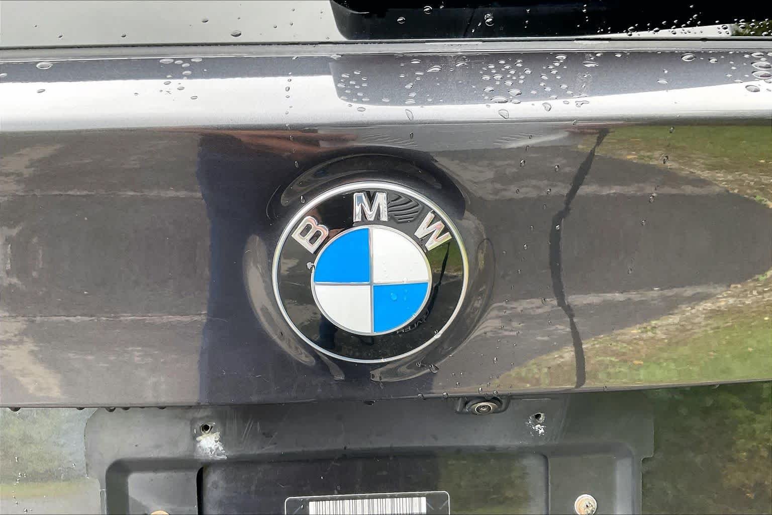 Used 2023 Dark Graphite Metallic BMW xDrive30i image 32