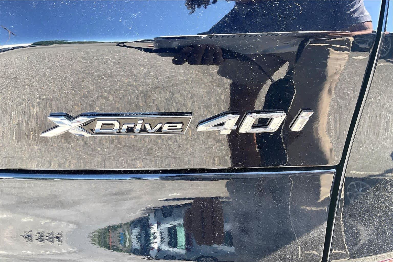 New 2026 Carbon Black Metallic BMW xDrive40i image 15