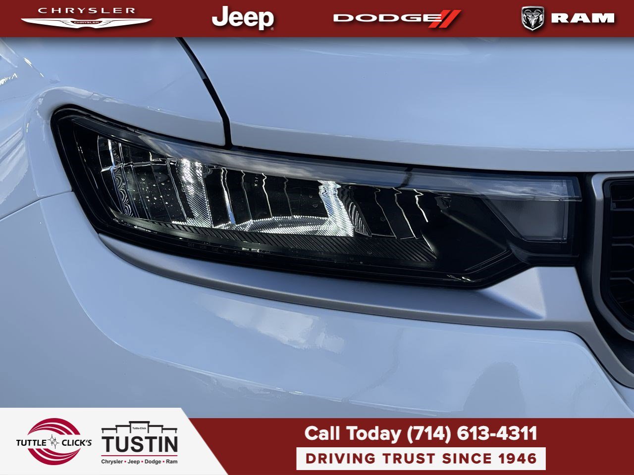 New 2026 Bright White Clear-Coat Exterior Paint Jeep Limited image 7