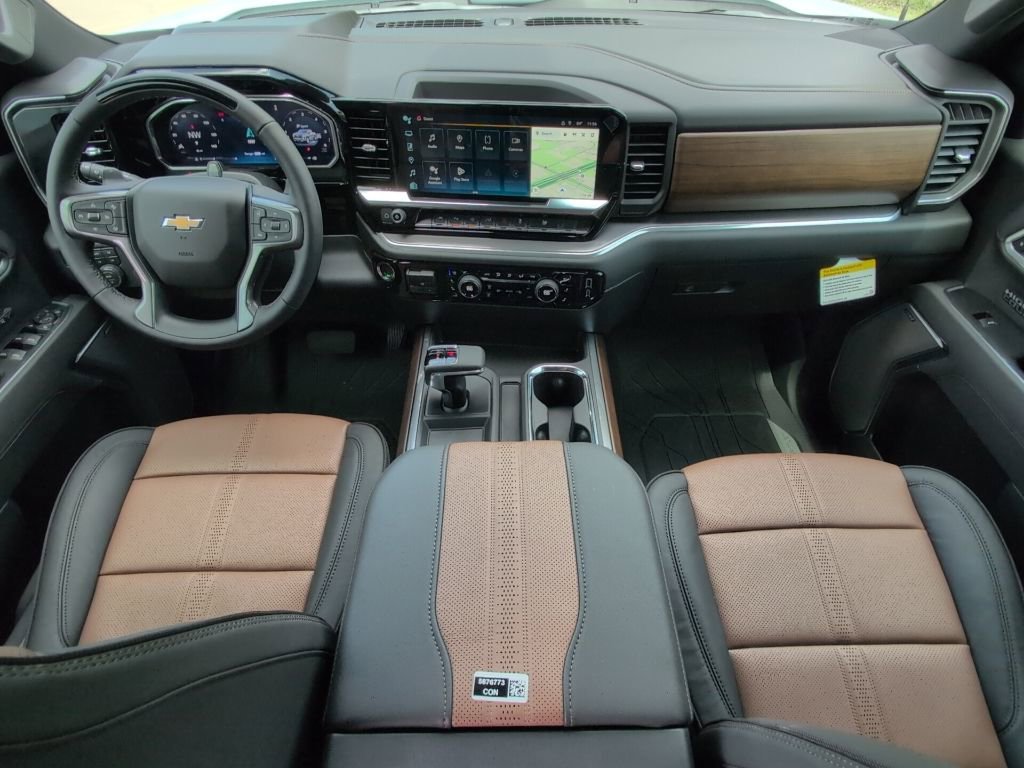 New 2026 Polar White Tricoat Chevrolet High Country image 5