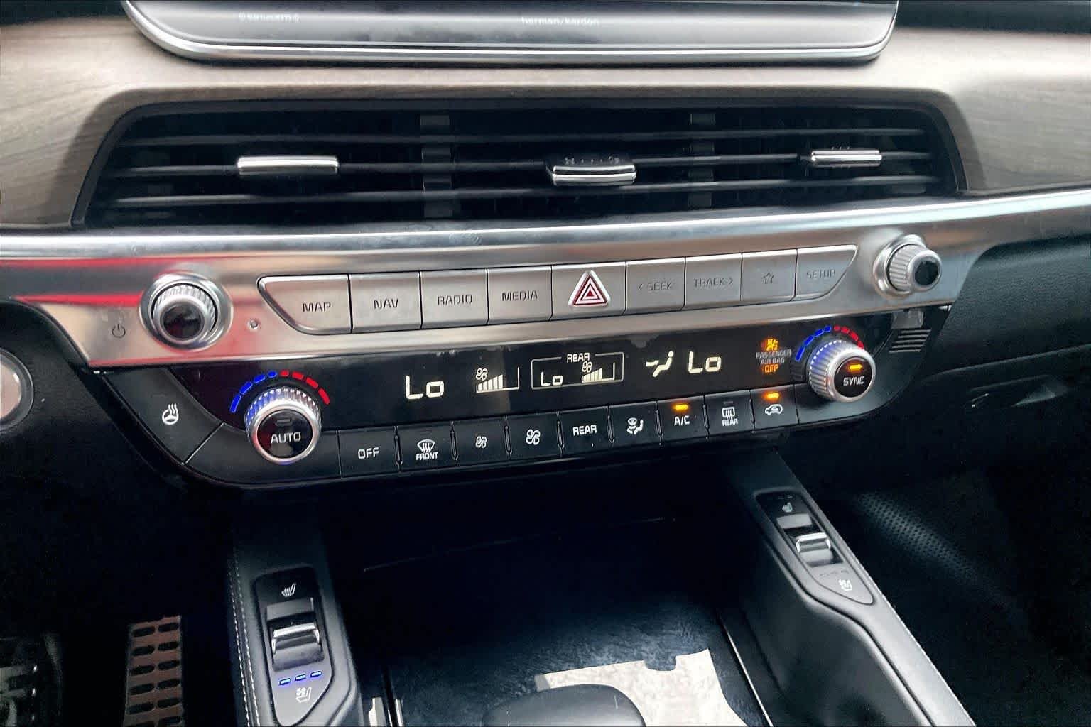 Used 2022 Glacial White Pearl Kia SX image 33
