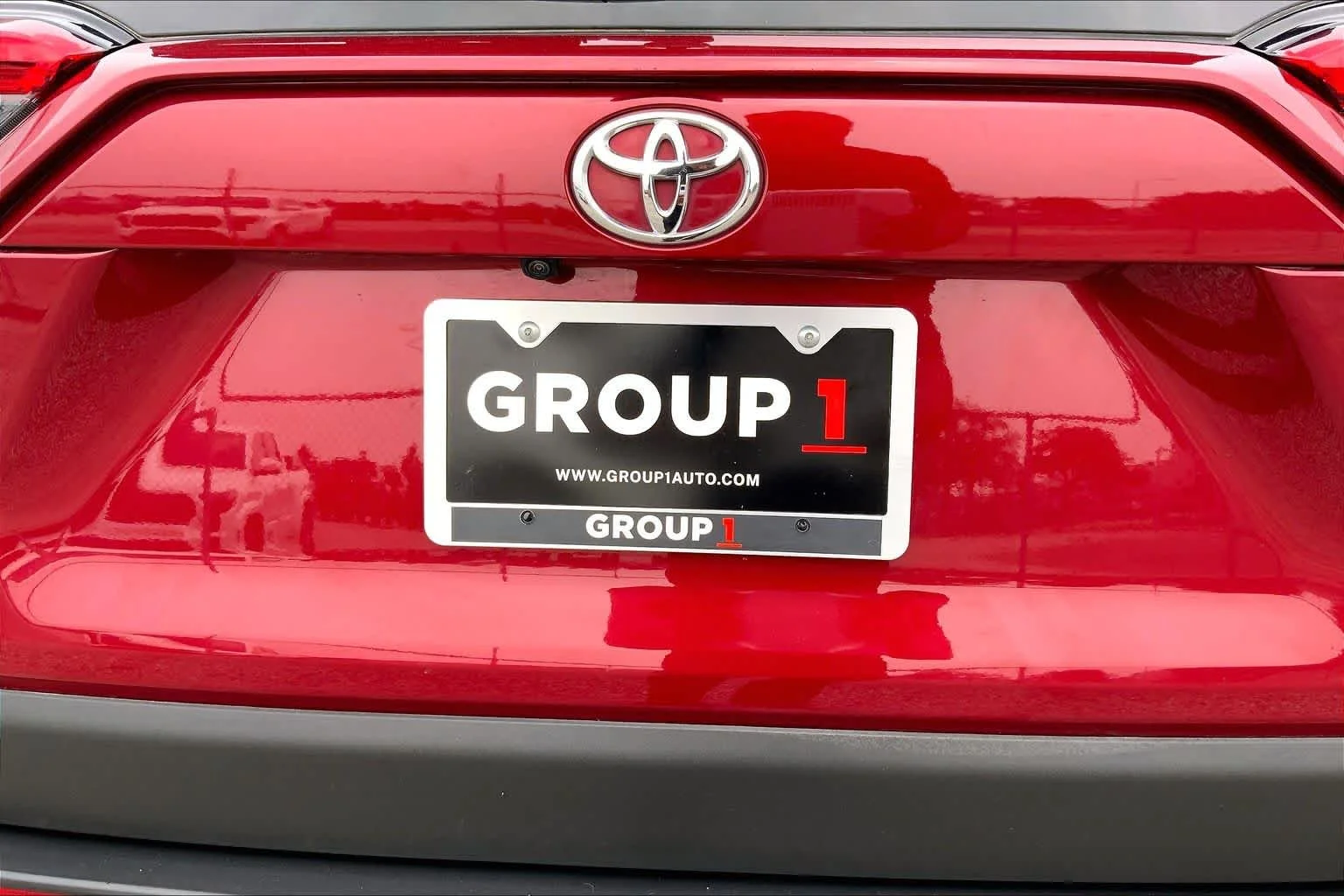 Used 2025 Ruby Flare Pearl Toyota XLE image 10
