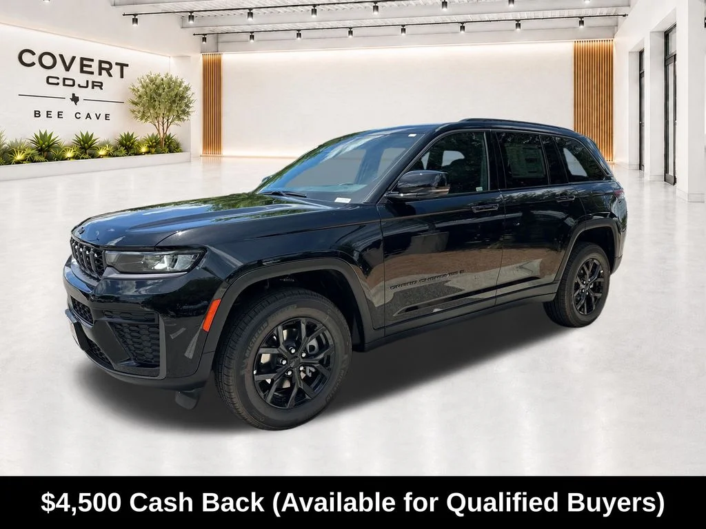New 2026 Diamond Black Crystal Pearl-Coat Exterior Paint Jeep Laredo Altitude image 4