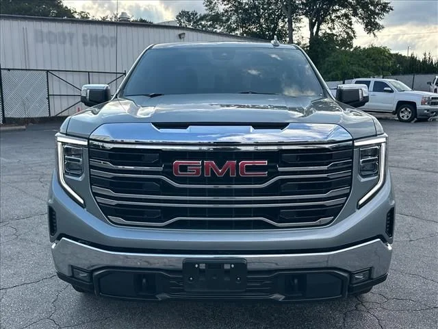Used 2025 Silver GMC SLT image 4