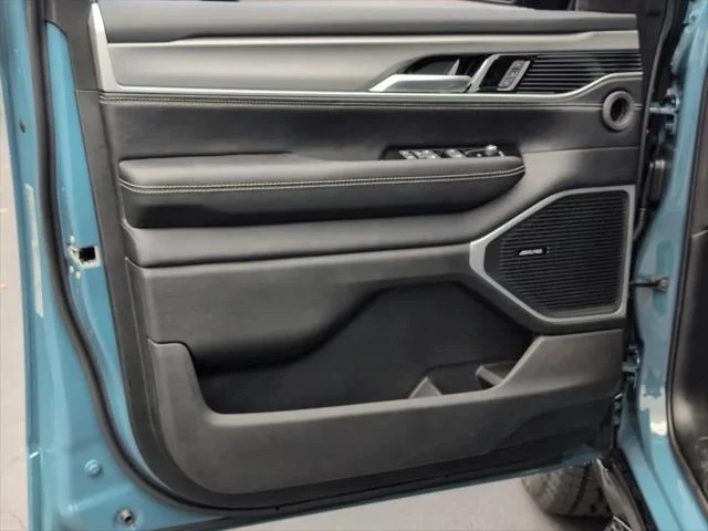 New 2026 Steel Blue Exterior Paint Jeep Grand Wagoneer image 11