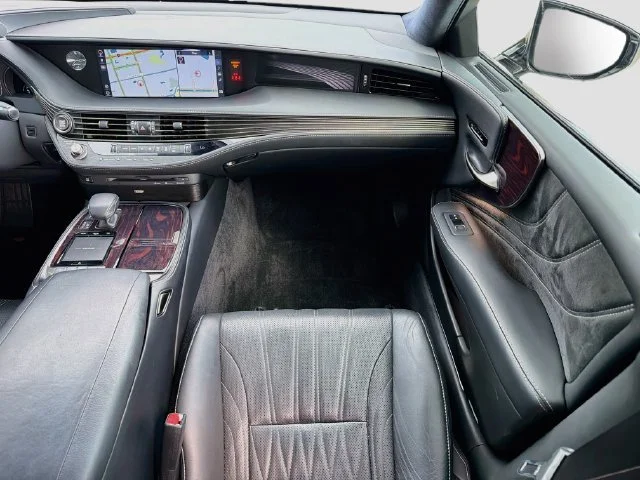 Used 2018 Silver Lexus LS 500 image 18