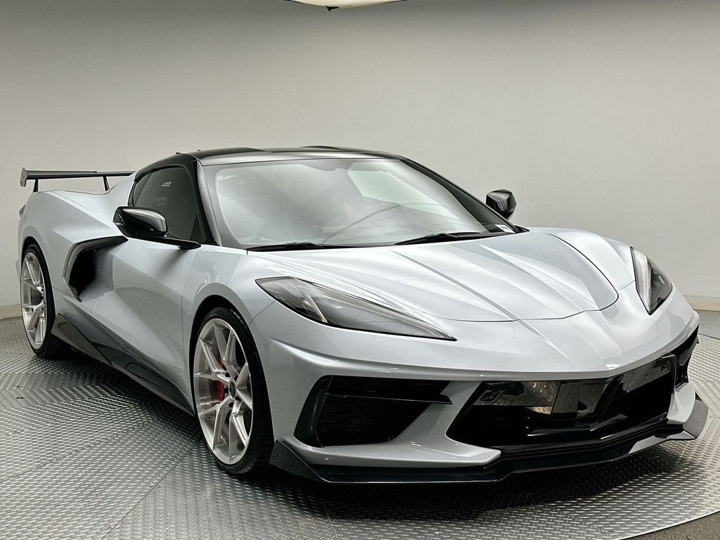 Used 2020 Ceramic White Chevrolet Stingray image 15
