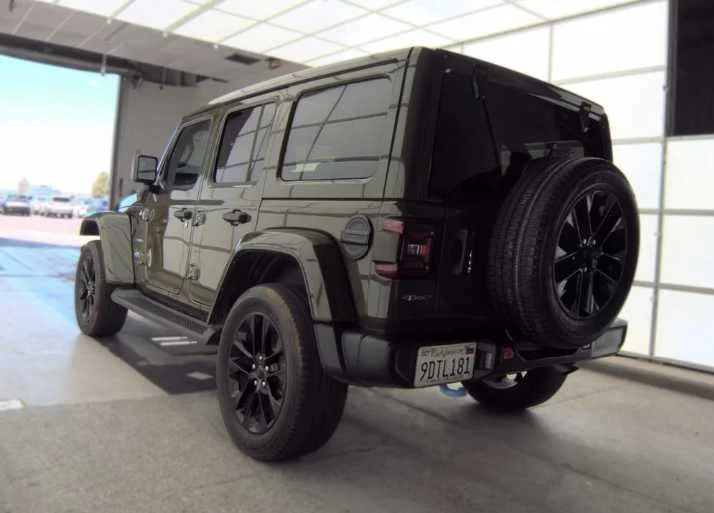 Used 2023 Sarge Green Clearcoat Jeep Sahara image 7