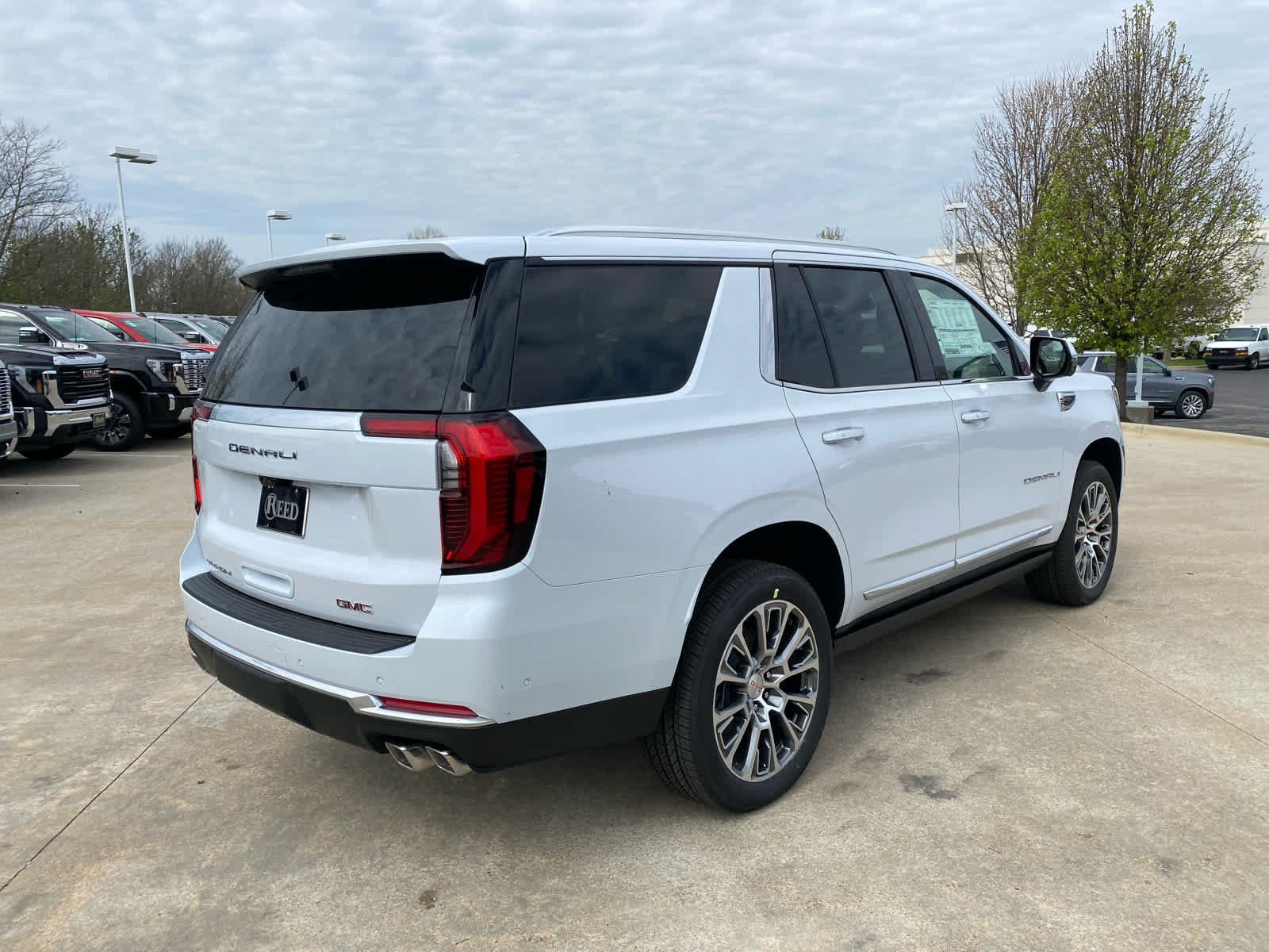 2026 GMC Yukon Denali - Photo 6