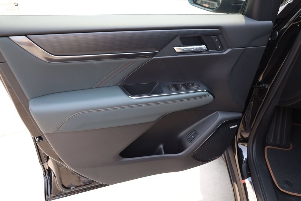 2026 GMC Acadia AT4 - Photo 10