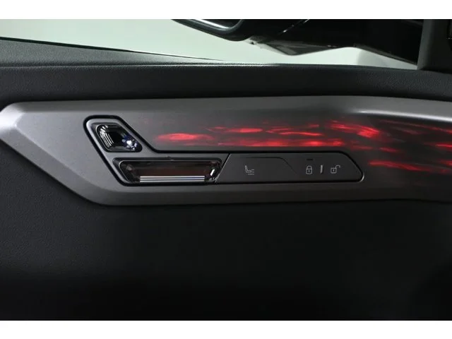 New 2027 Vancouver Green Metallic BMW 40 xDrive image 25