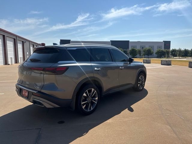 Used 2022 Graphite Shadow INFINITI LUXE image 5