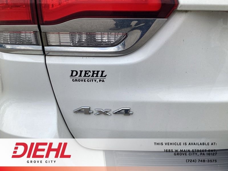 Used 2021 White Jeep Laredo X image 12