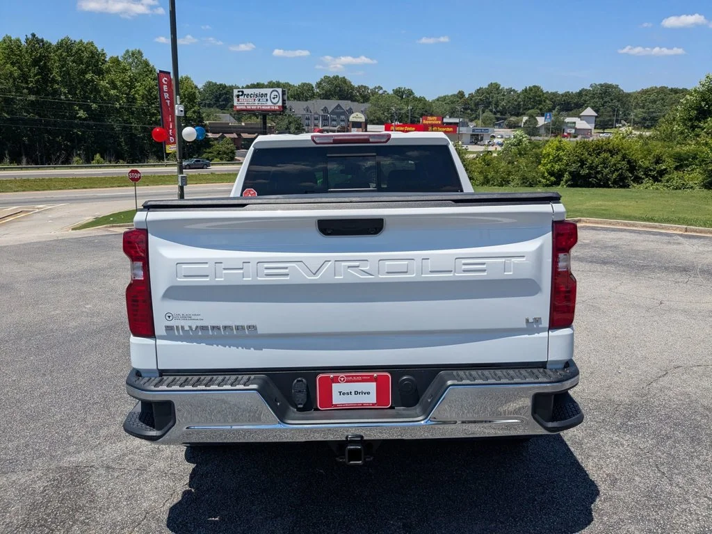Used 2022 Summit White Chevrolet LT image 6