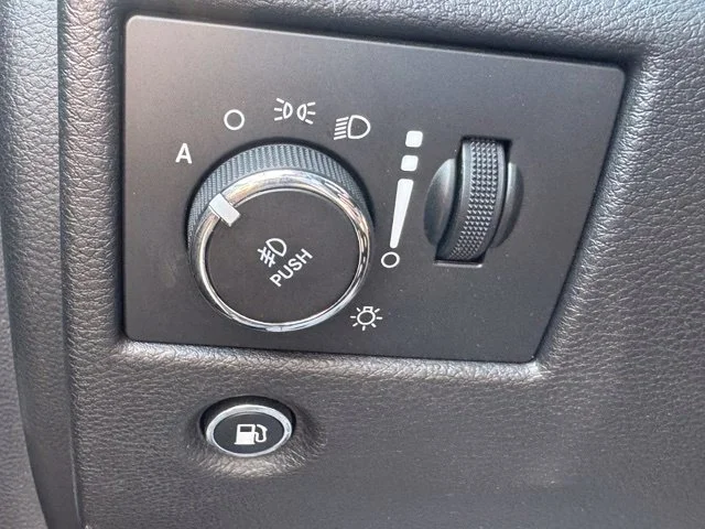 Used 2018 White Jeep Laredo E image 39